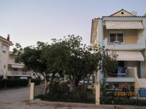 Отель Porto Maria Holiday Home  Геракини